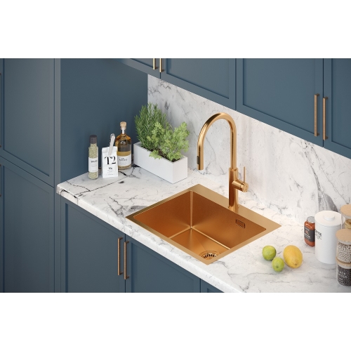 Bateria kuchenna z wyciąganą wylewką i ze zmianą strumienia wody Jennifer w kolorze miedzi